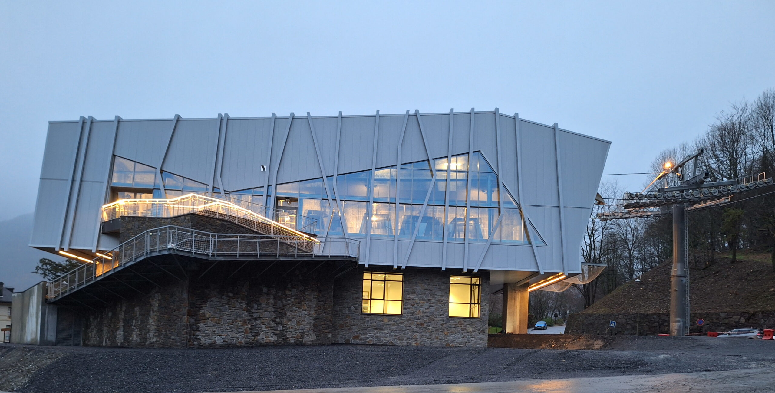 Télécabine Luchon Superbagnères : Gares amont & aval avec garages et locaux d&rsquo;activités – Bagnère-de-Luchons (31)