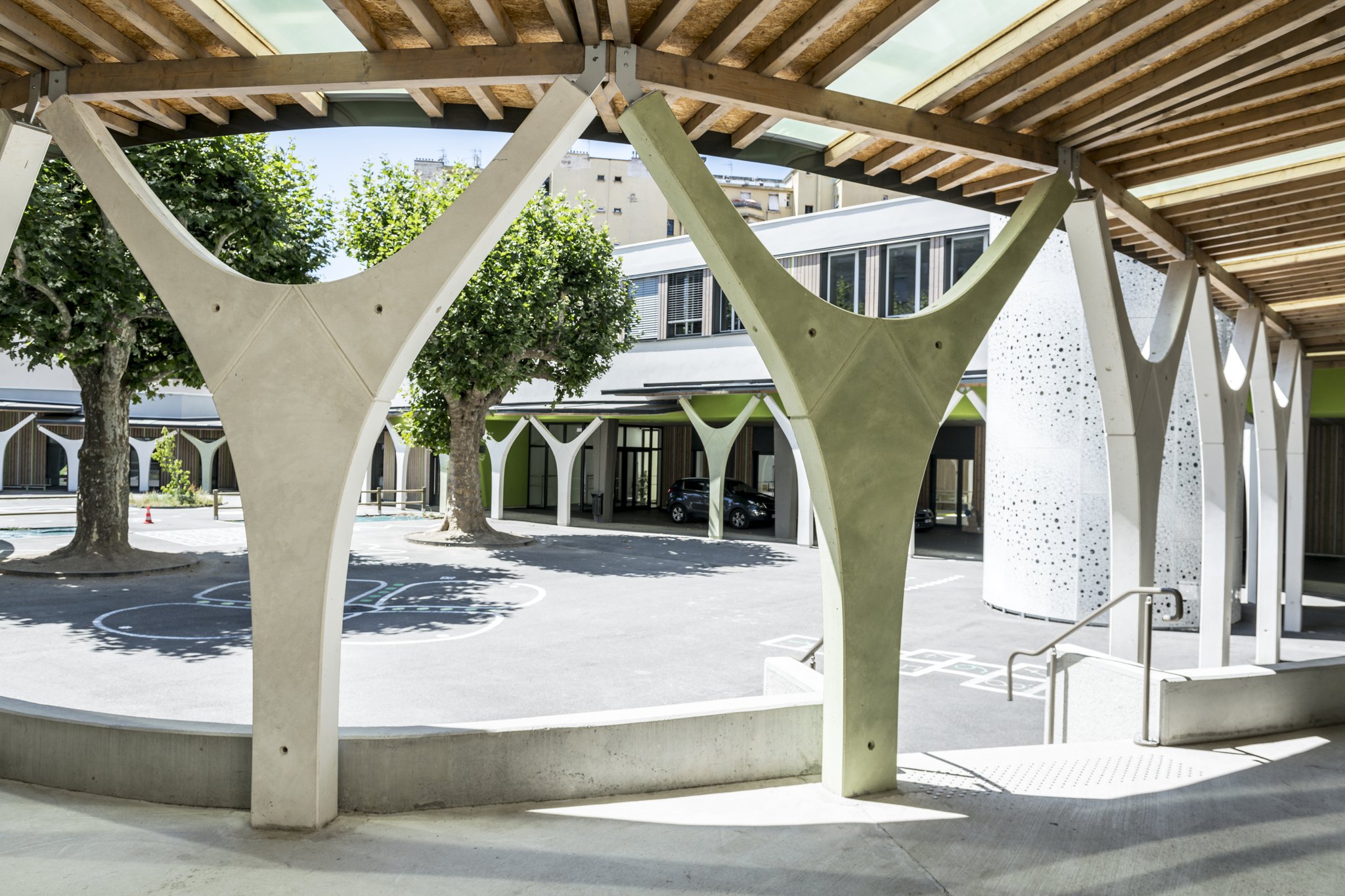 Externat Saint-Bruno – Green Loft : Restructuration d’un groupe scolaire et construction de 12 logements – Grenoble (38)